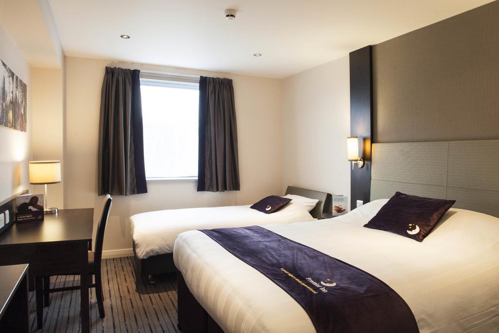 Premier Inn York North Room photo