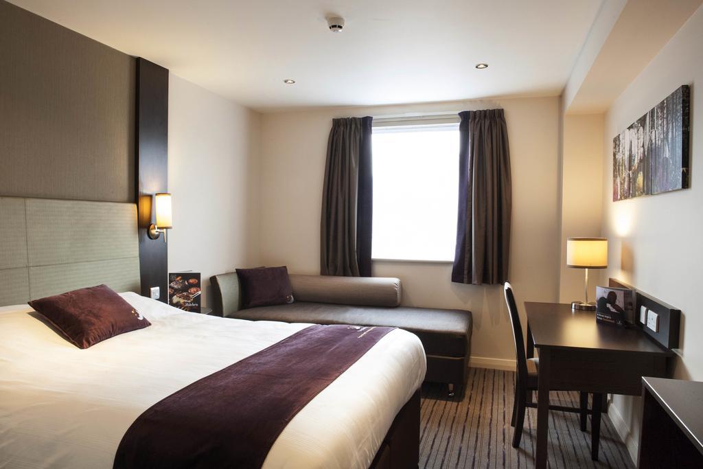 Premier Inn York North Exterior photo