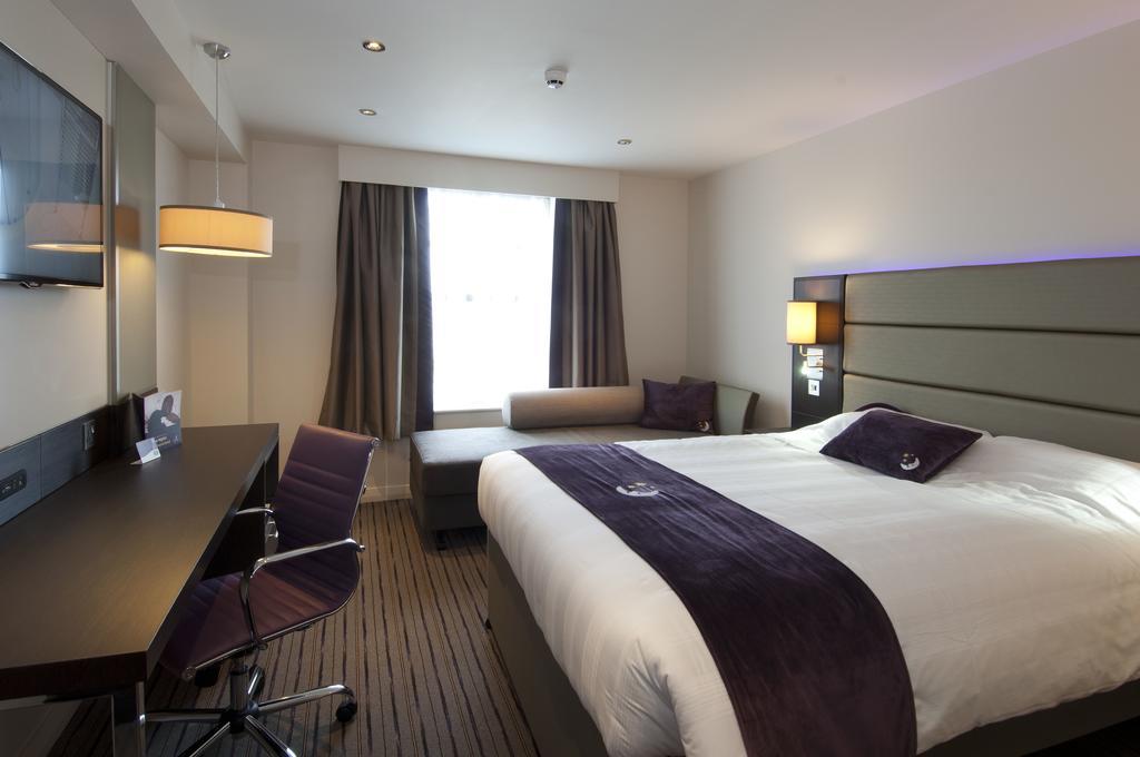 Premier Inn York North Room photo